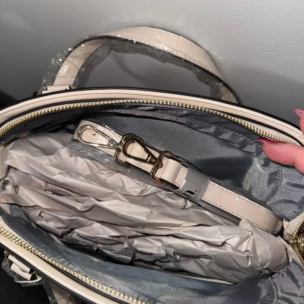 Women's Cream Handbag - Picture 4 of 4